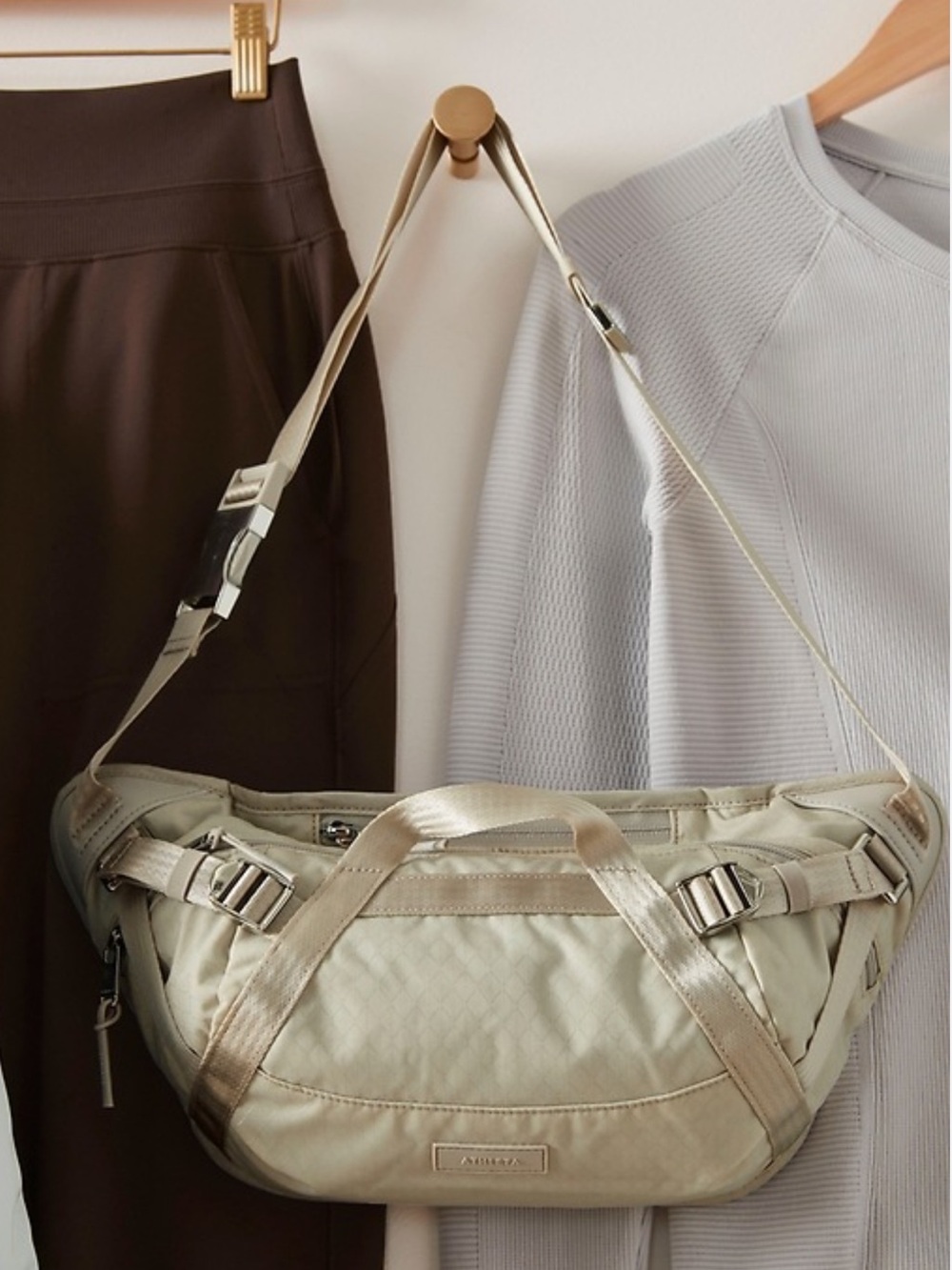 ATHLETA, Excursion Large Belt Fanny Pack Bag in Abalone Color, NWT